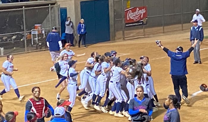 Eastvale Roosevelt Mustangs softball5